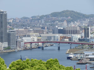 Zicht op de haven van Nagasaki