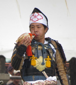 Deelnemer aan het rijstfestival in Sumiyoshi Taisha