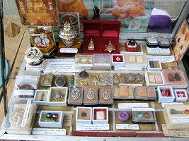 De amulettenmarkt in Bangkok
