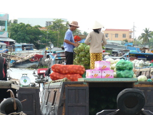 drijvende markt in de Mekong delta in Vietnam